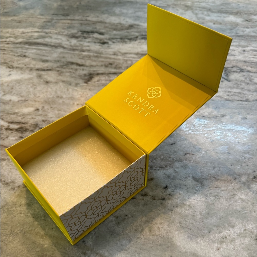 Kendra Scott Box